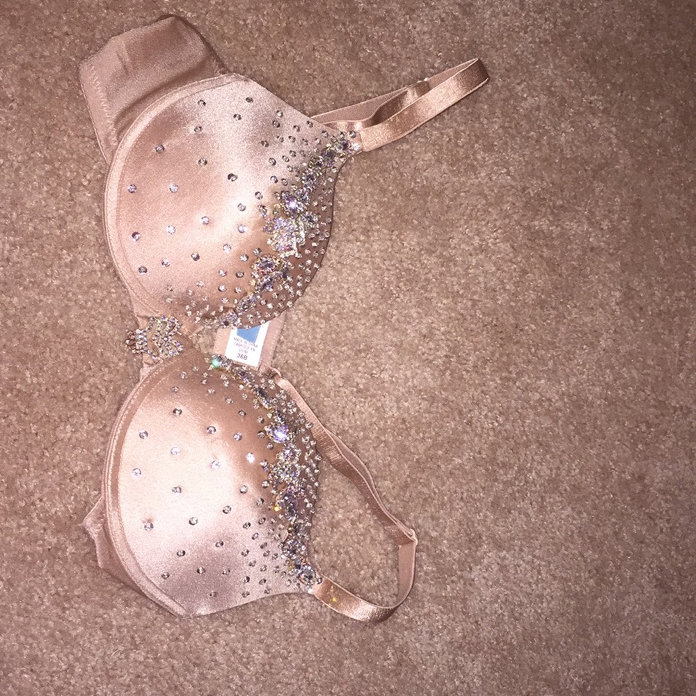 Gorgeous Marciano Rhinestone bra 36B